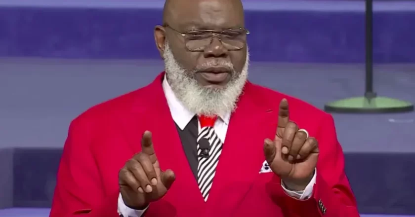 <strong>T.D. Jakes Addresses Unfounded Rumors: Choosing Truth Over Defending Lies</strong>